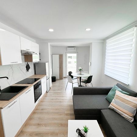 The Pinot'S Apartments Koper Extérieur photo